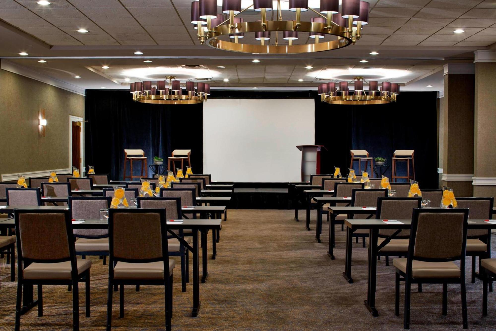 Minneapolis Marriott West Сент-Луис-Парк Экстерьер фото